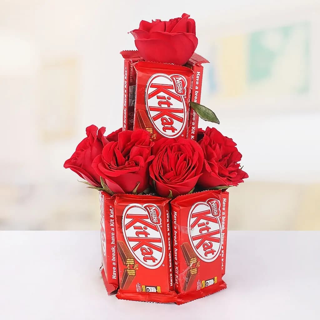 Red Roses Kitkat Combo